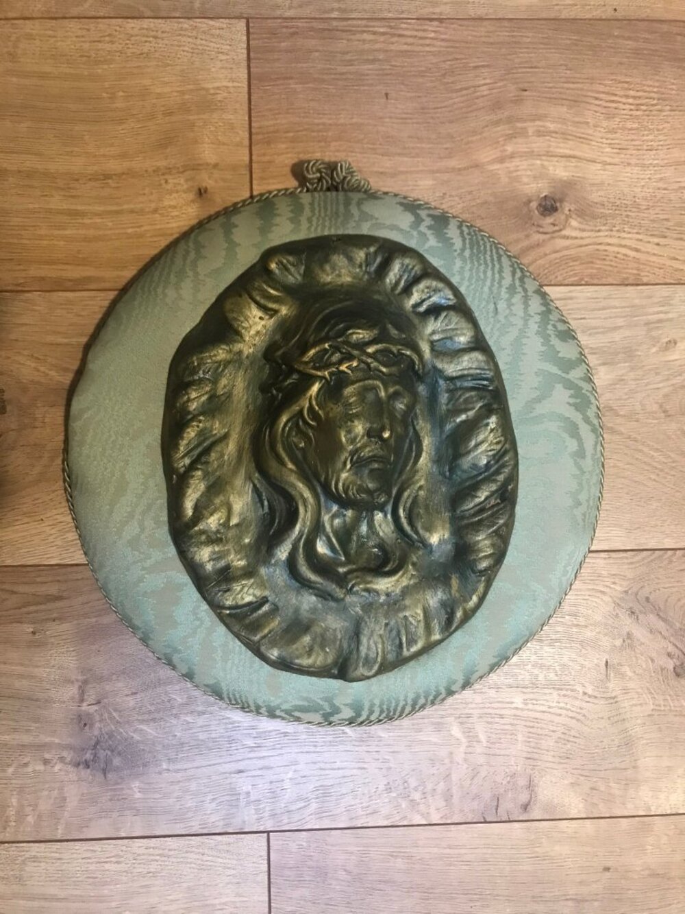Italian Made Ecce Homo, bas-relief in Gold stain terracotta, round shaped  30 cm
